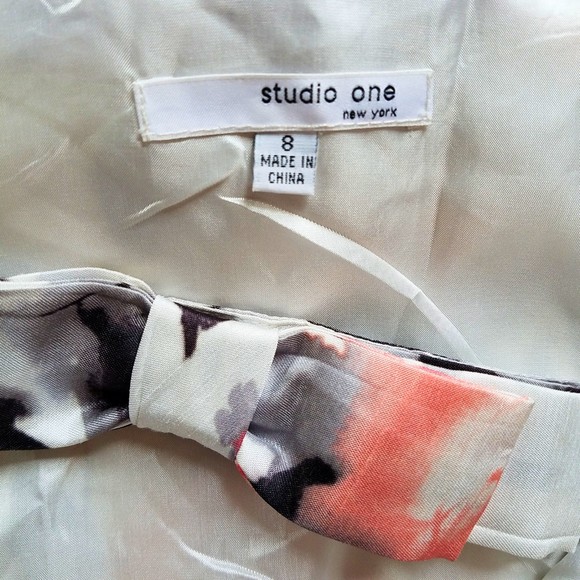 Studio One New York White Multicolor Floral Fit & Flare Shimmery Dress Size 8 - Picture 3 of 4